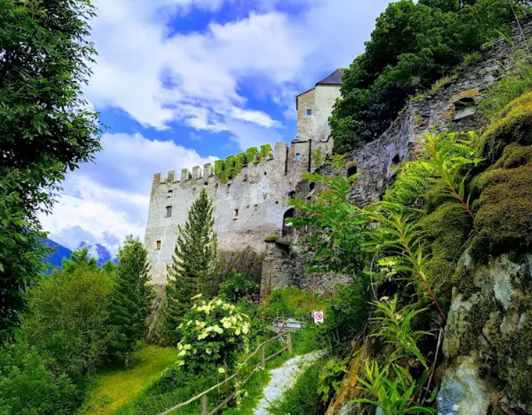 Burg Reifenstein, Italy